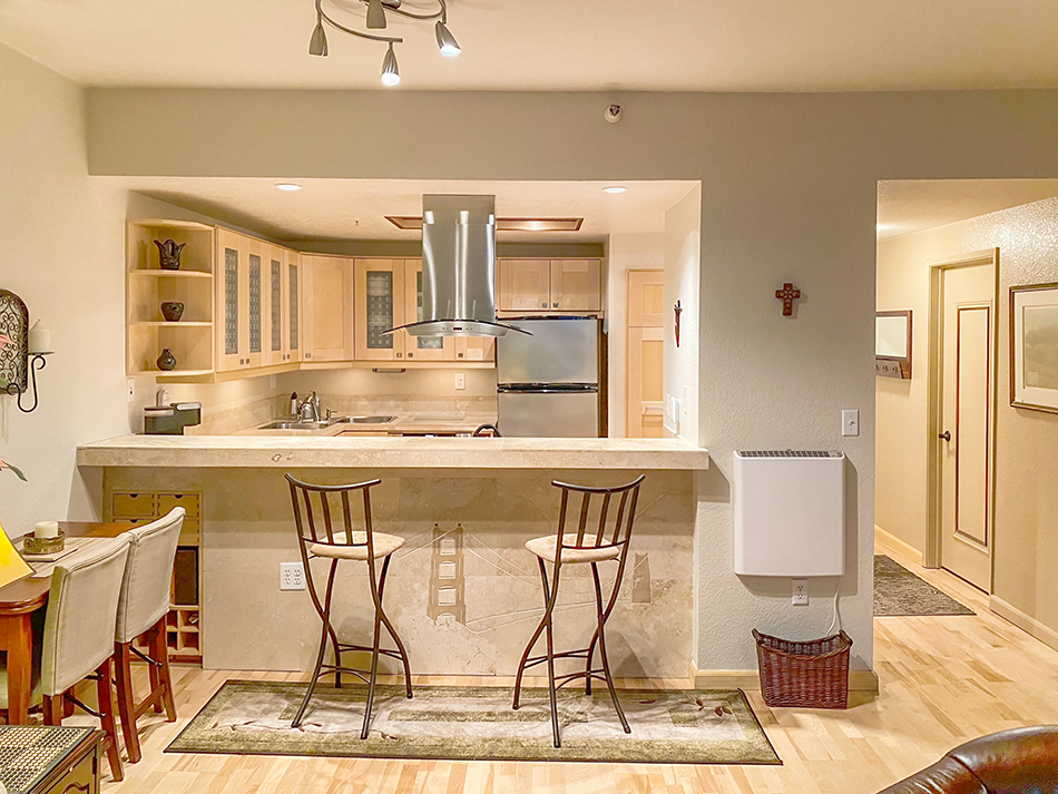 kitchen and eat in area