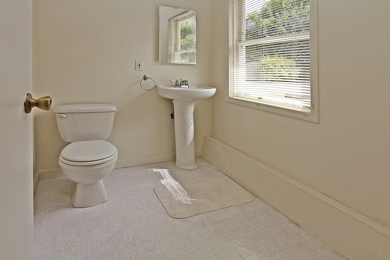 2nd bathroom