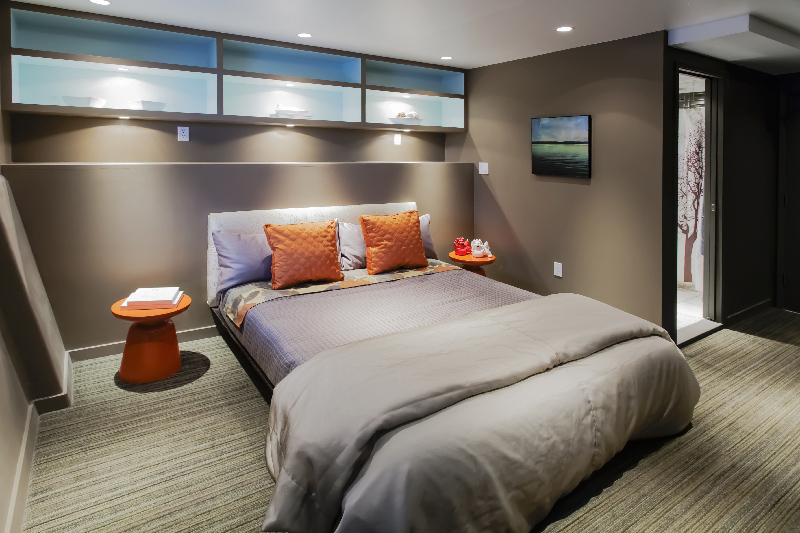 lower level master bedroom